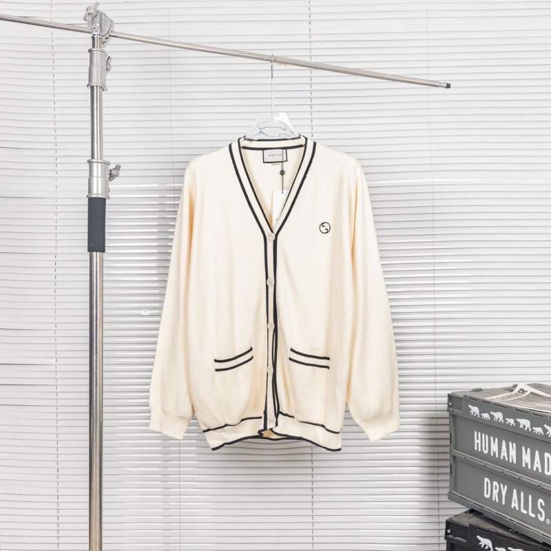 G*u*i coats